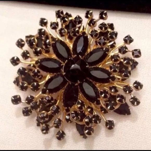 Vintage 1950's Beau Jewels Brooch and Earrings Demi Parure - Picture 2 of 4